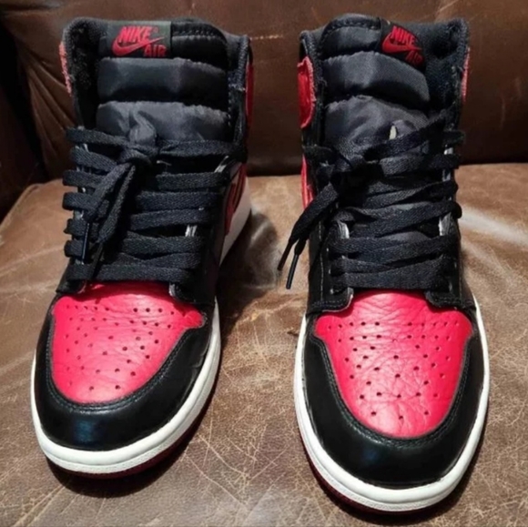 Mens Jordan 1 high 2016 "banned"/ bred, size 9.5 excellent condition. - Picture 6 of 8